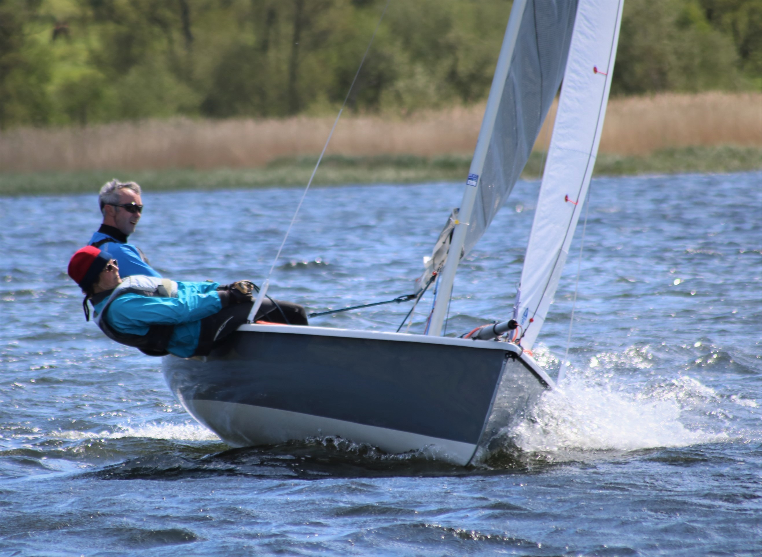 Comet Trio crew working hard up-wind